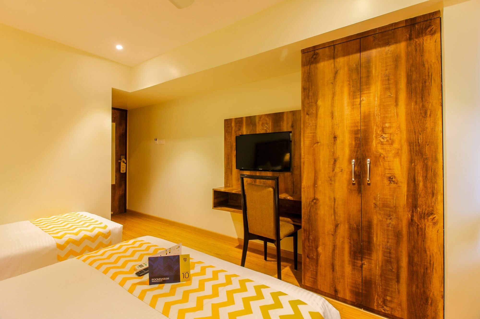 Fluorescent By Bizzgrow Hotels International Airport - Formerly Known As Byaris International Bombay Extérieur photo