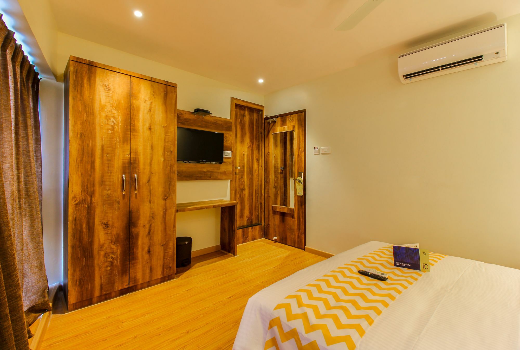 Fluorescent By Bizzgrow Hotels International Airport - Formerly Known As Byaris International Bombay Extérieur photo