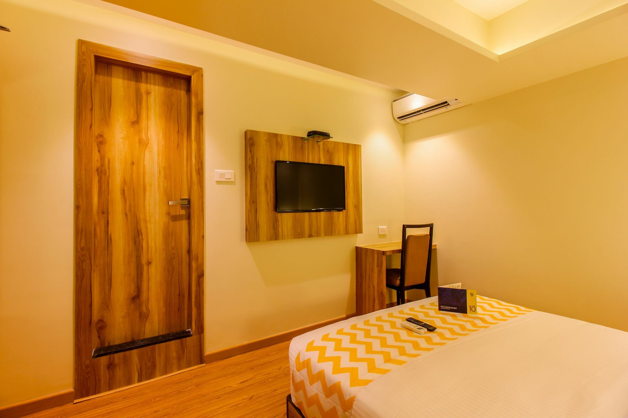 Fluorescent By Bizzgrow Hotels International Airport - Formerly Known As Byaris International Bombay Extérieur photo