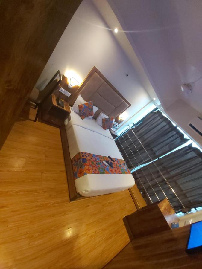 Fluorescent By Bizzgrow Hotels International Airport - Formerly Known As Byaris International Bombay Extérieur photo