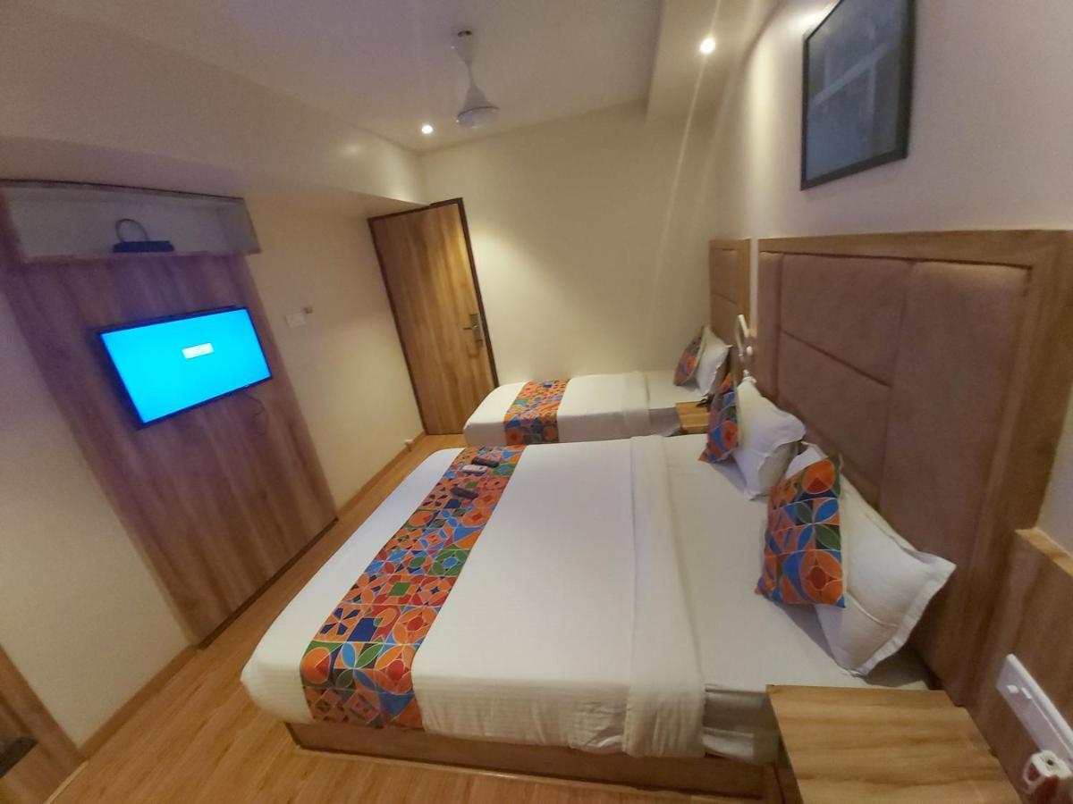 Fluorescent By Bizzgrow Hotels International Airport - Formerly Known As Byaris International Bombay Extérieur photo