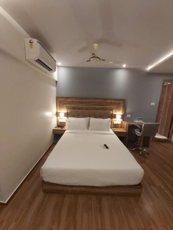 Fluorescent By Bizzgrow Hotels International Airport - Formerly Known As Byaris International Bombay Extérieur photo